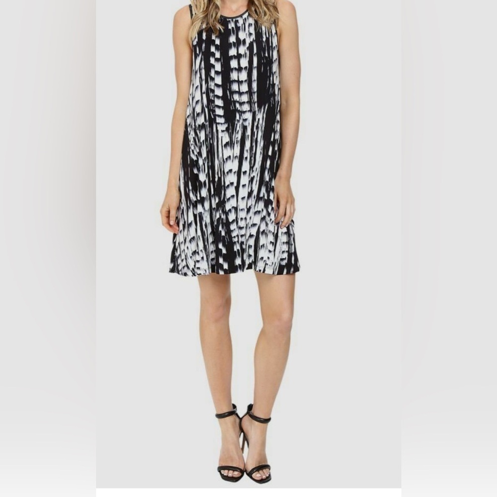 Tart black and white patterned swing dress NWT size Medium